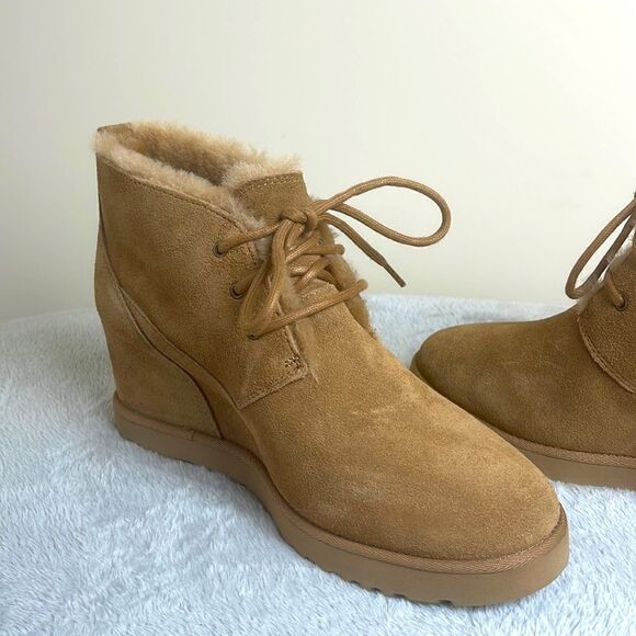 UGG Classic FEMME Lace Bootie - Picture 5 of 8